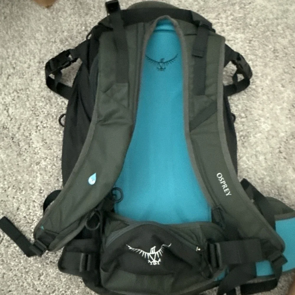 Osprey Kamber 32L  Ski Backpack w/Hip Belt, Adjustable Straps, 4 Pockets GREAT - Picture 5 of 5